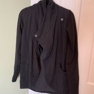 Lululemon women’s “That’s a wrap” size 4